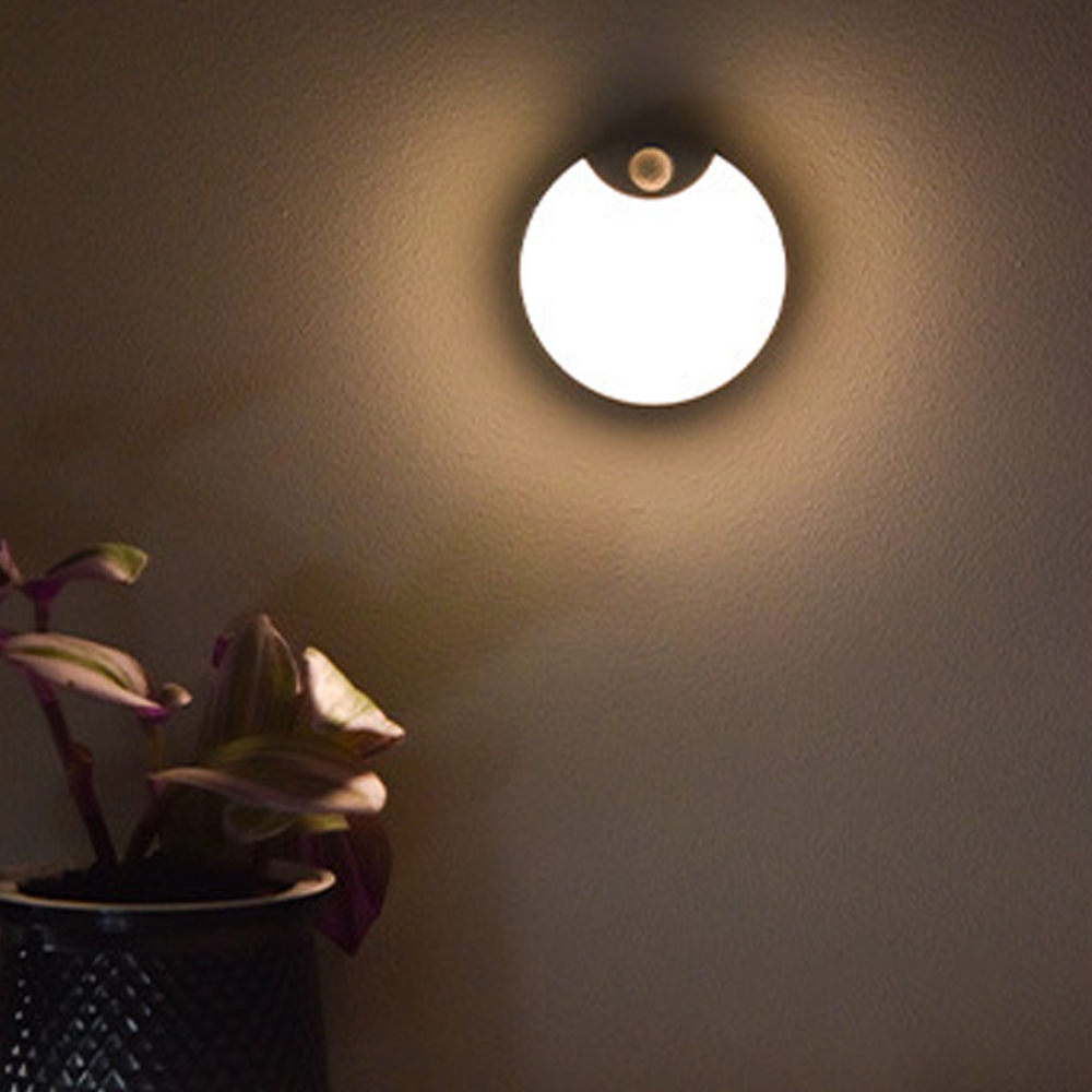 Moon-shaped sensor night light