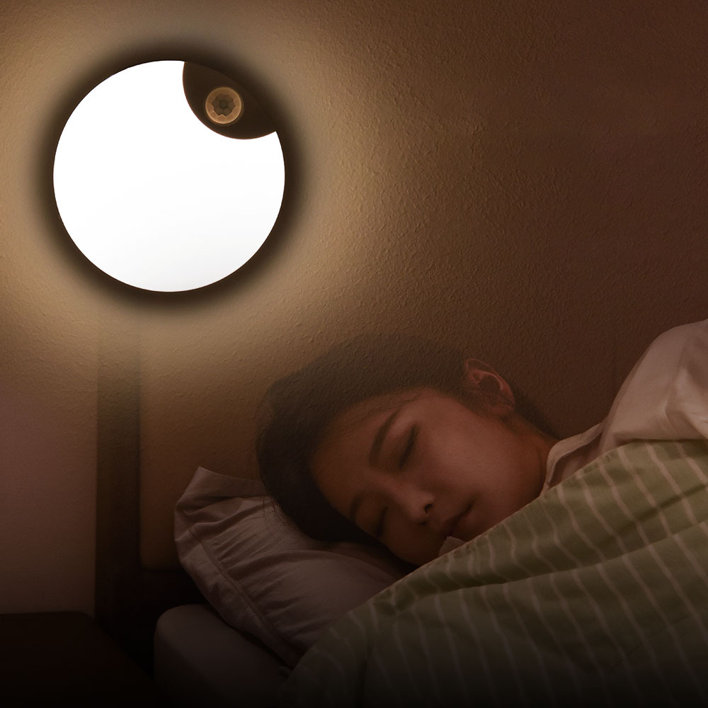Moon-shaped sensor night light