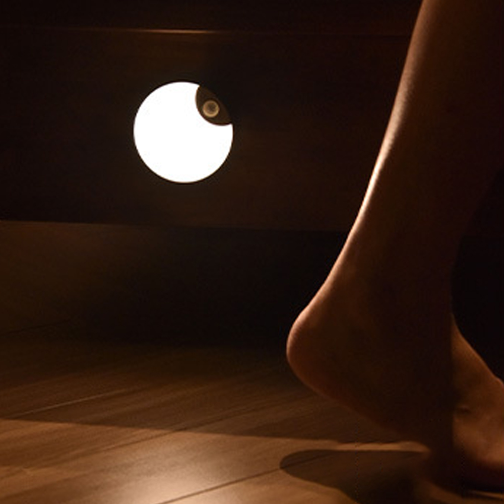 Moon-shaped sensor night light